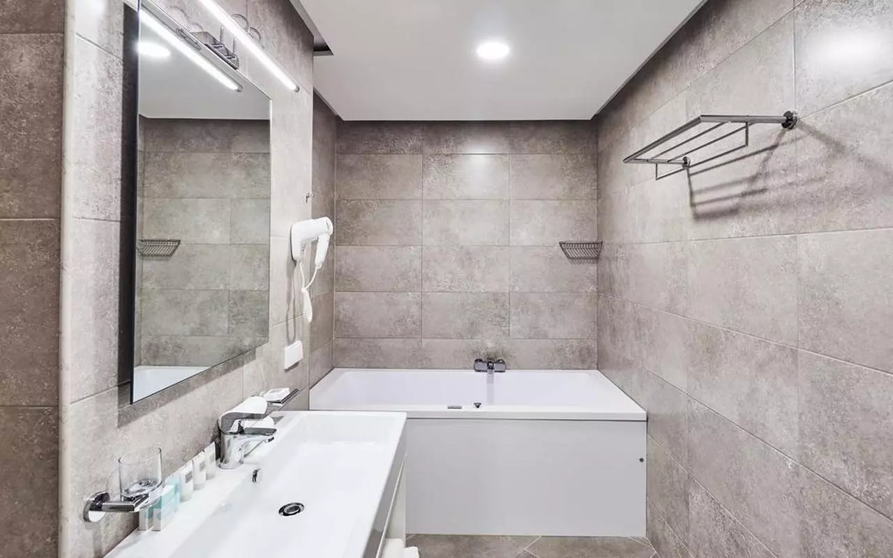 GALLERYPLACE_SHABAVIZ (16).jpg